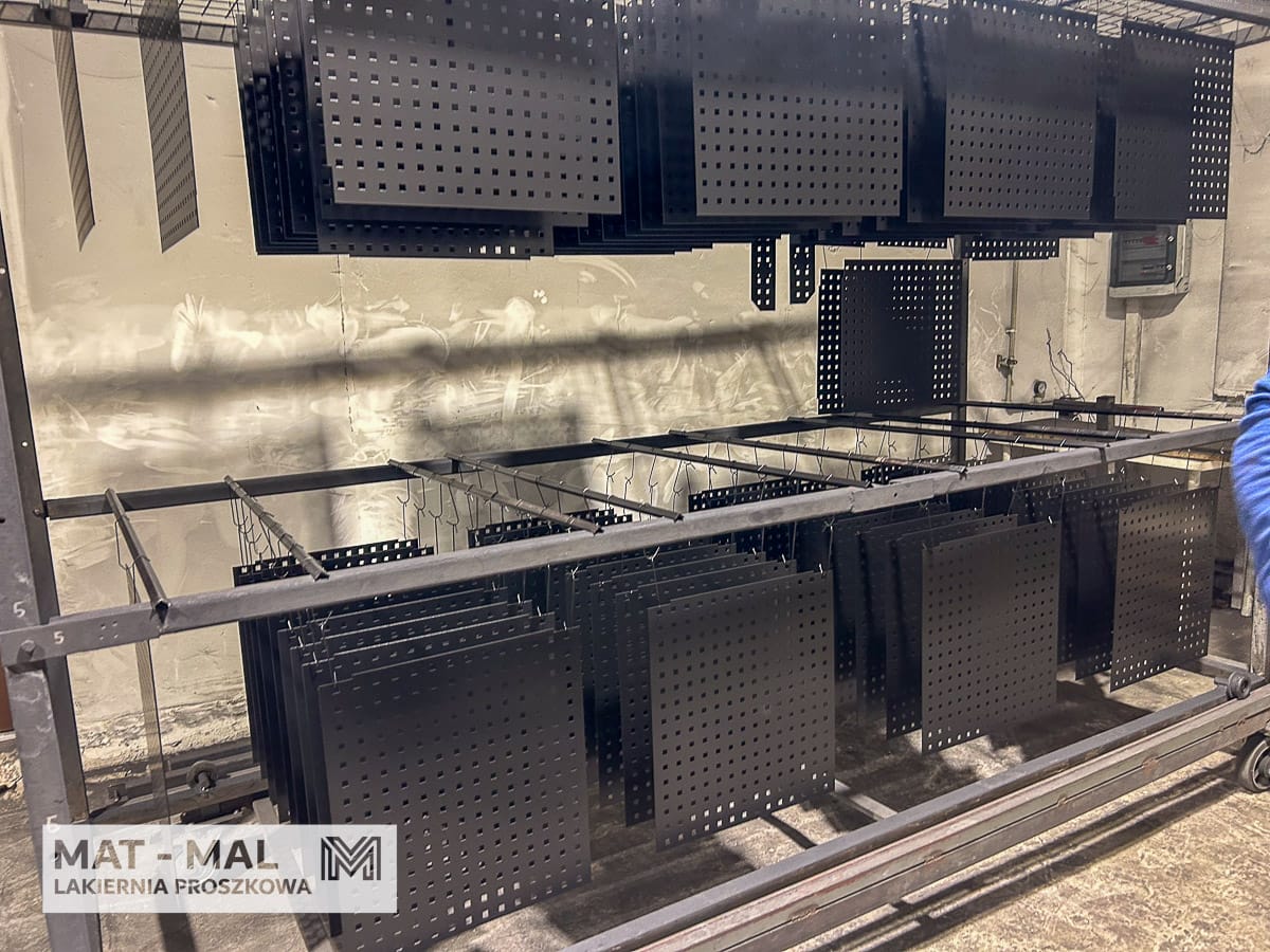 Realizacja MAT-MAL nr 19 – malowanie proszkowe