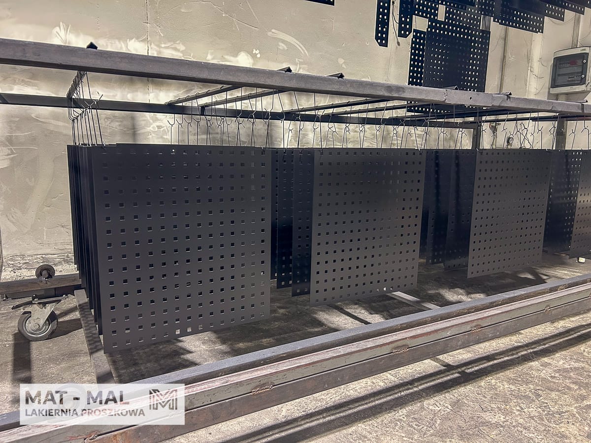 Realizacja MAT-MAL nr 20 – malowanie proszkowe