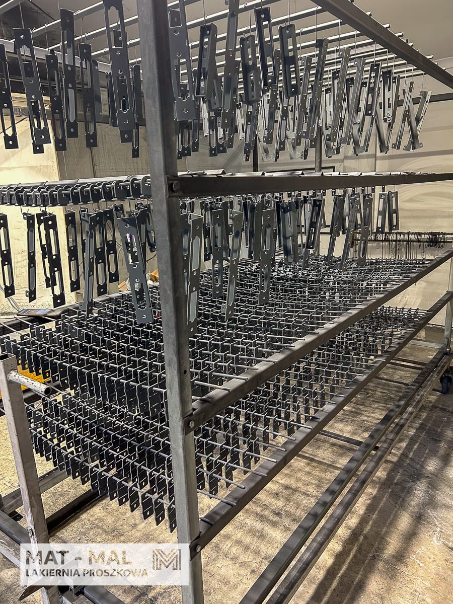 Realizacja MAT-MAL nr 21 – malowanie proszkowe