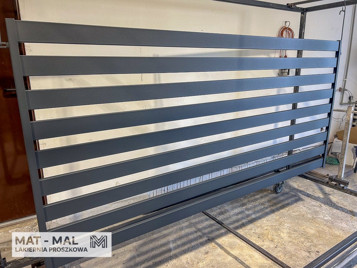 Realizacja MAT-MAL nr 3 – malowanie proszkowe