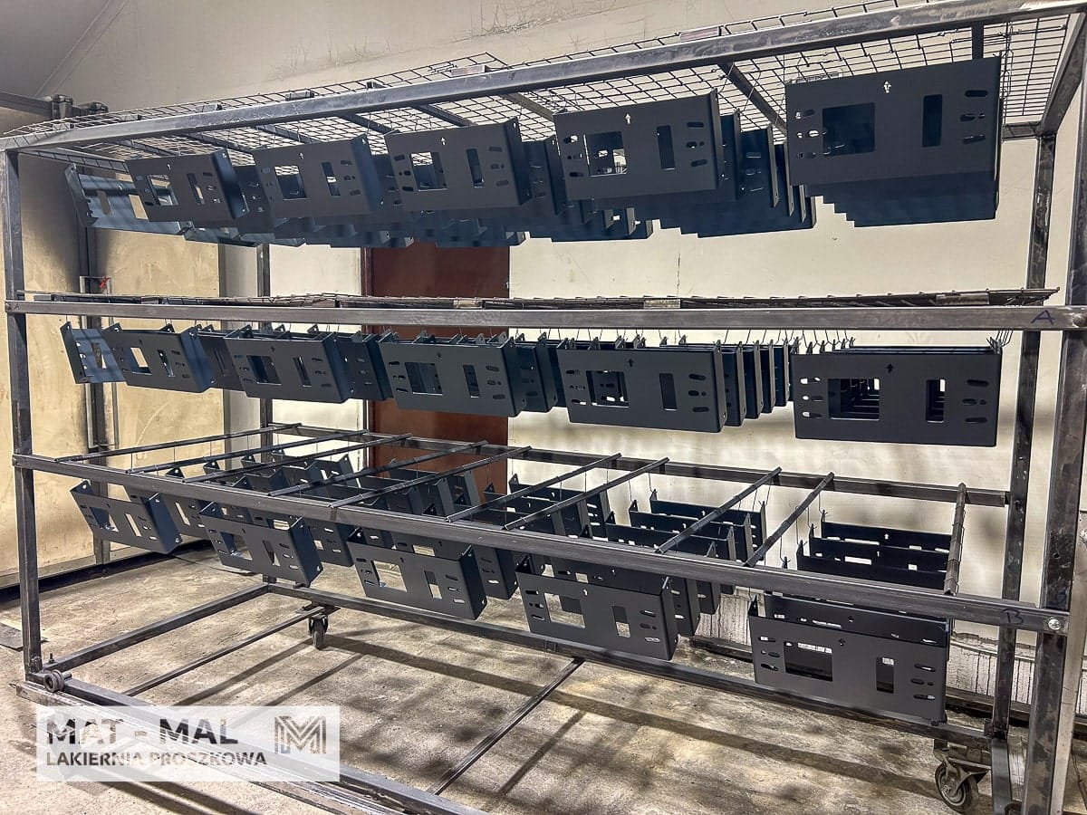 Realizacja MAT-MAL nr 7 – malowanie proszkowe